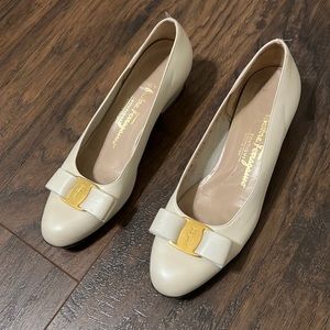 Salvatore Ferragamo Vara Bow Pumps Heels